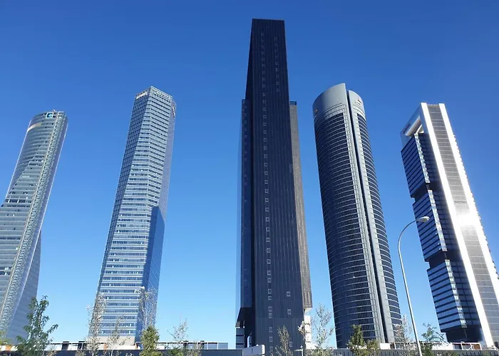 Bonito Apto Cinco Torres Plaza Castilla